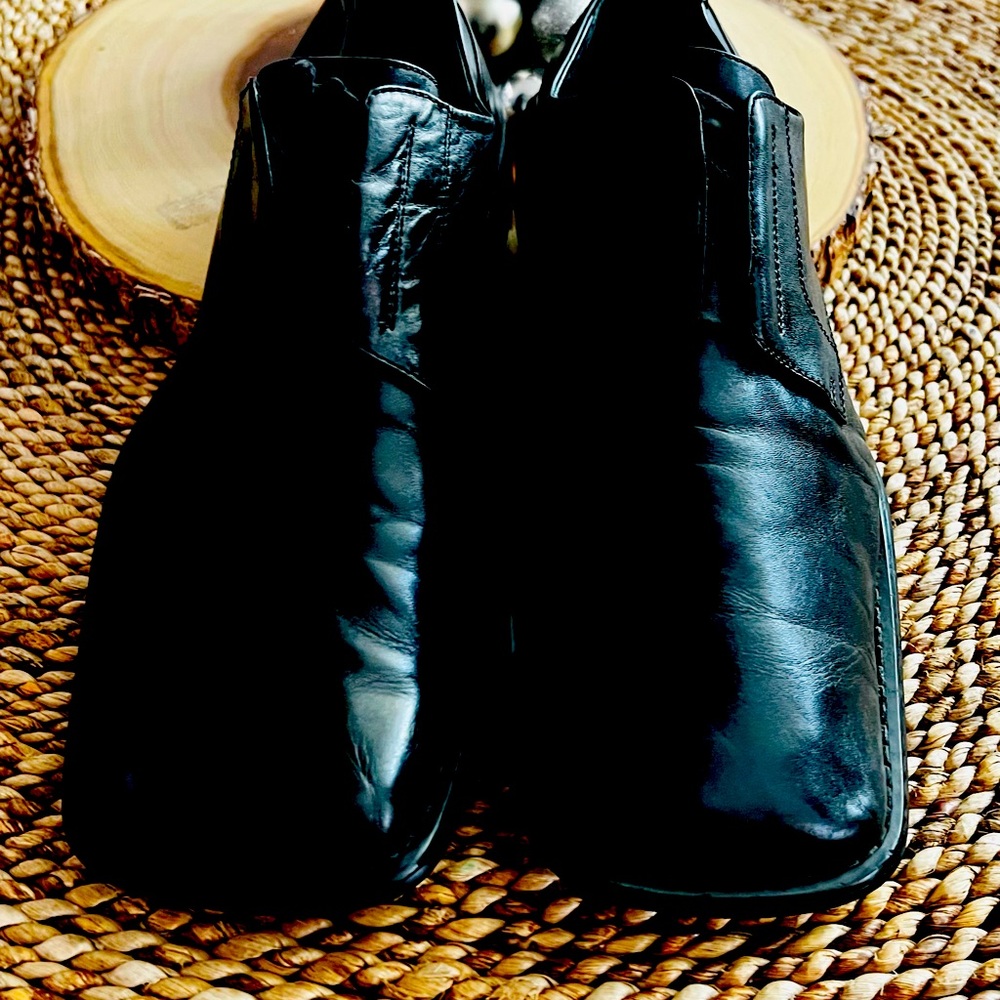 Mens Steve Madden Shoes, size 9